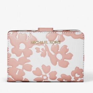 Michael Kors Jet Set Medium Floral Print Bi-Fold Wallet 
POWDER BLUSH
NWT